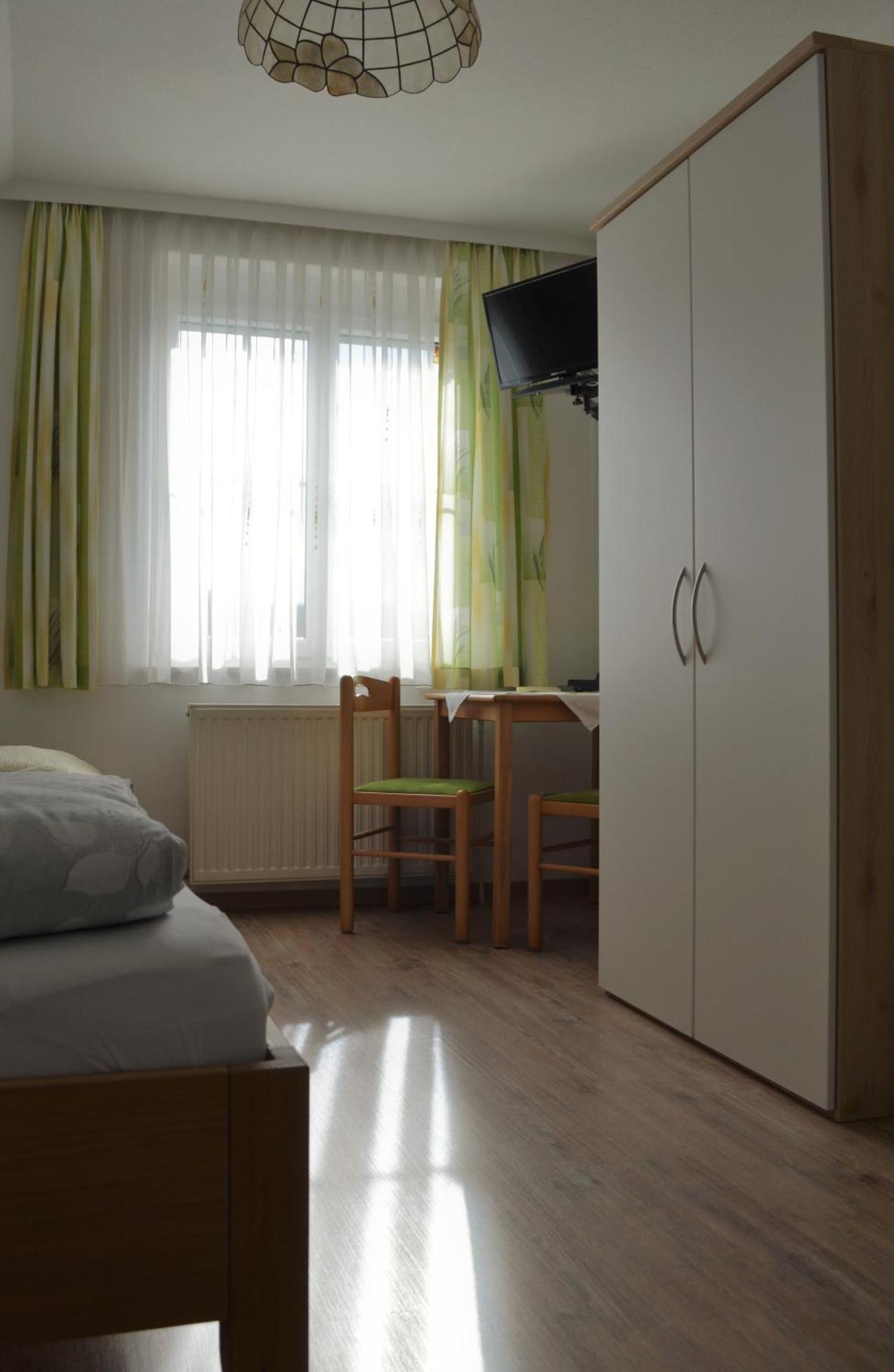 Frühstückspension Sterr Strebersdorf Exterior foto